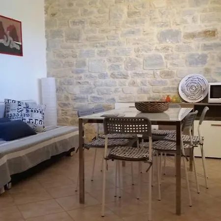 Διαμέρισμα House