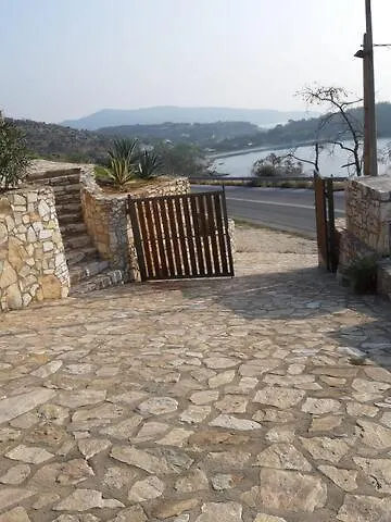 House Διαμέρισμα *